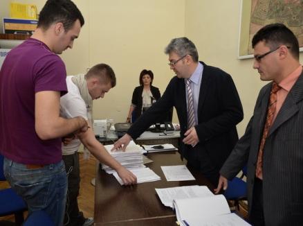 Se depun candidaturile. Vuşcan, avertizat cu Poliţia de preşedintele Biroului Electoral (FOTO)